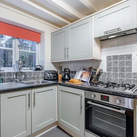 3 Bed In Whitby Oc-L30531 * Γουίτμπι