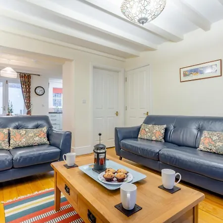 3 Bed In Oc-l30531 וויטבי