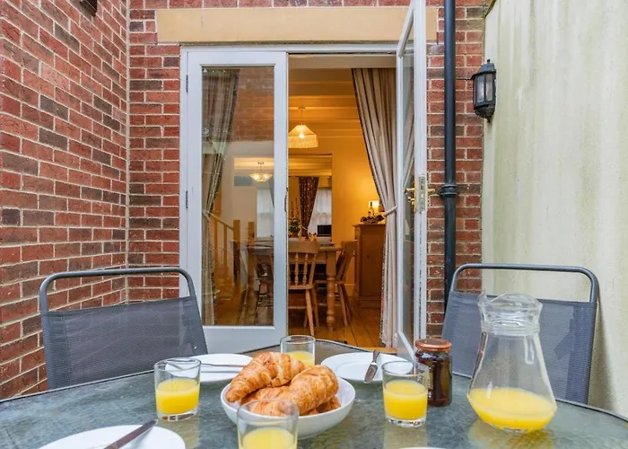 3 Bed In Oc-l30531 * וויטבי