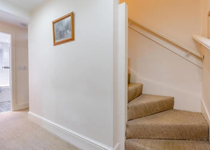 3 Bed In Oc-l30531 וויטבי